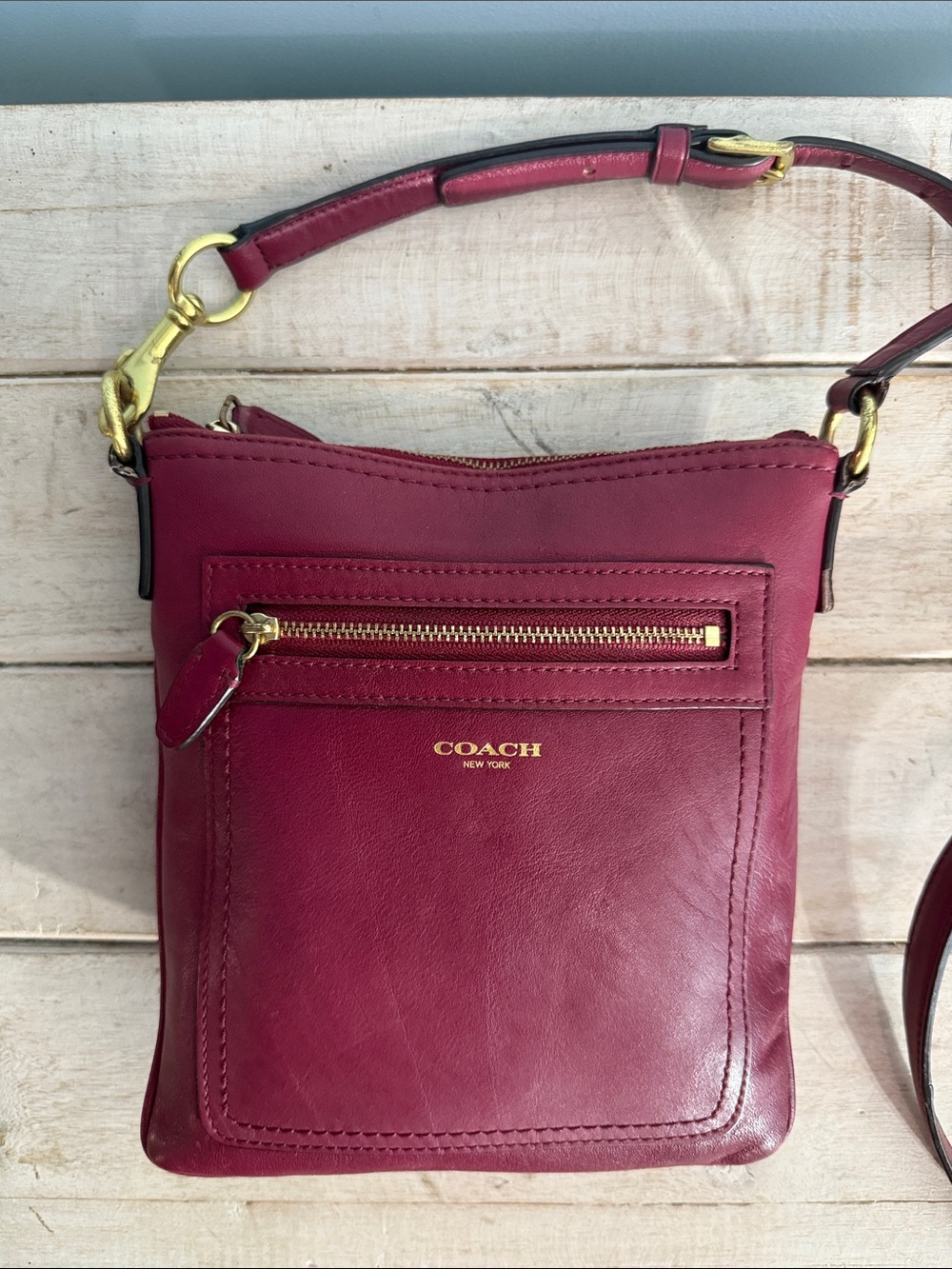 Coach Legacy 47989 Leather Crossbody Swing Bag Vintage Raspberry Burgundy Gold
